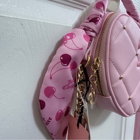 NWT Juicy Couture “Holding The Line” Light Pink Heart Xbody Bag w/ Cherry Scarf - Picture 2 of 4